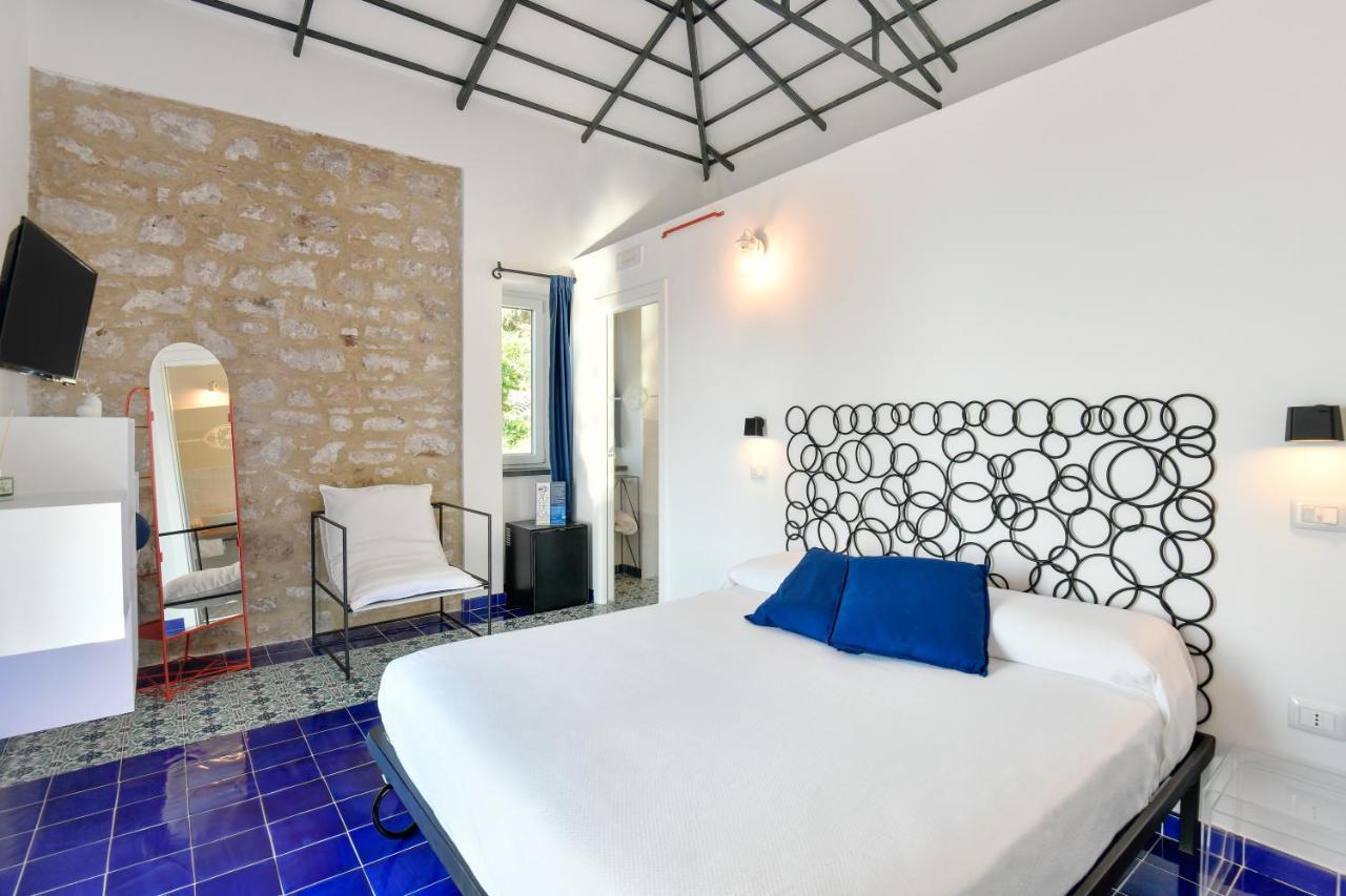Albeca Boutique Hotel - Relais De Charme Sul Mare カステッラバーテ エクステリア 写真