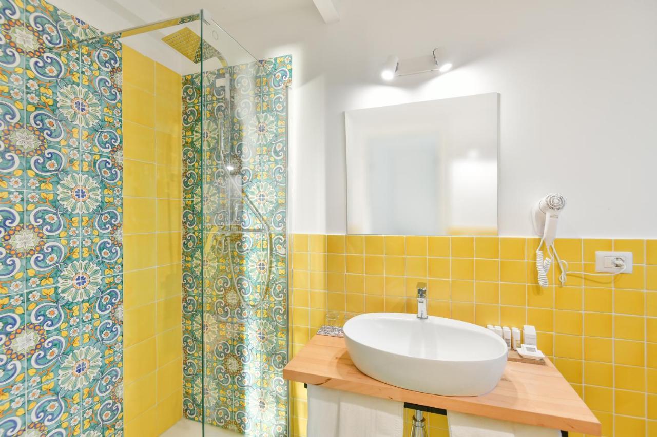 Albeca Boutique Hotel - Relais De Charme Sul Mare カステッラバーテ エクステリア 写真