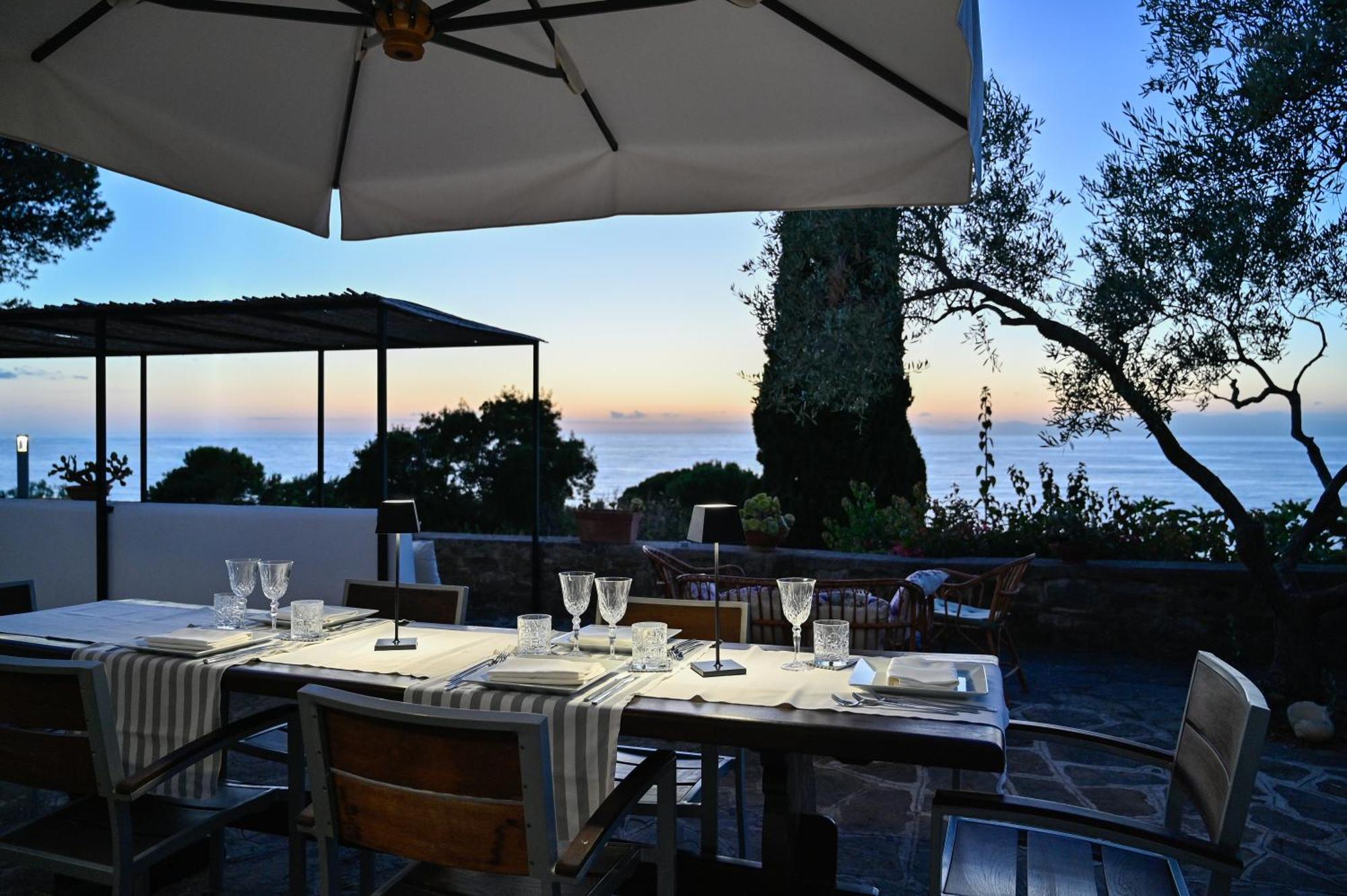 Albeca Boutique Hotel - Relais De Charme Sul Mare カステッラバーテ エクステリア 写真