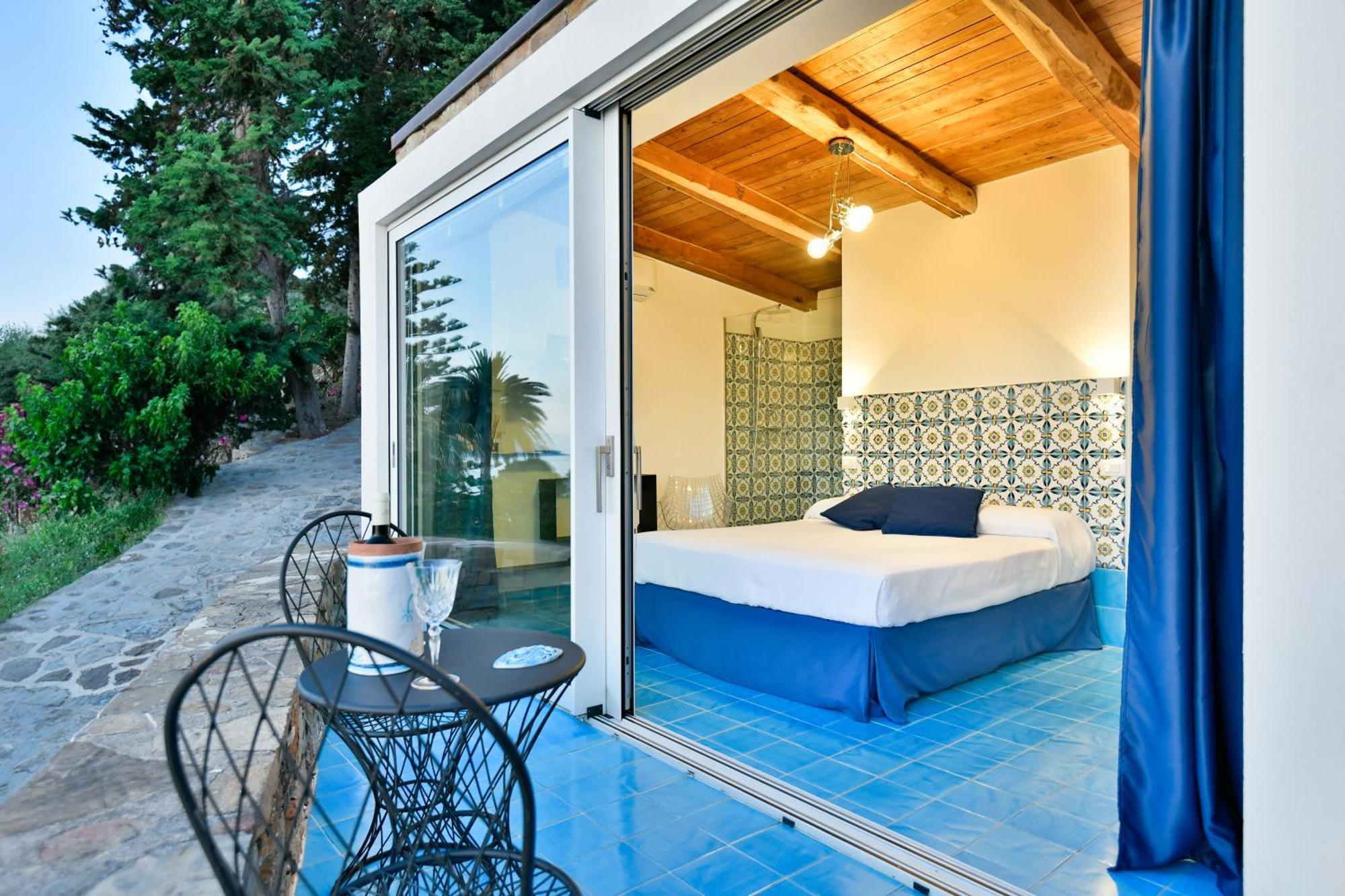 Albeca Boutique Hotel - Relais De Charme Sul Mare カステッラバーテ エクステリア 写真